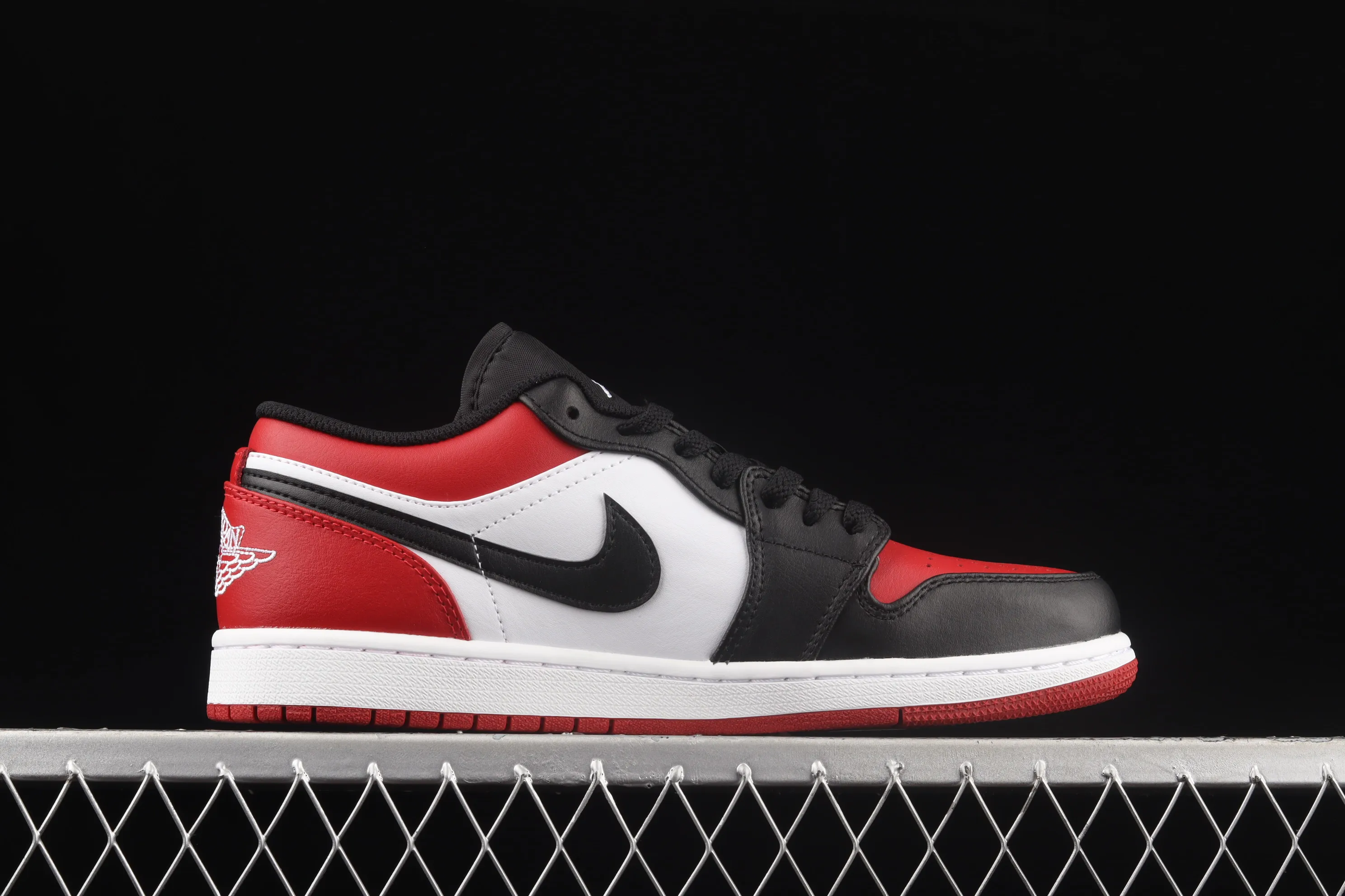 All categories Air Jordan Jordan series basketball shoes Air Jordan 1 Low G version pure original Air Jordan 1 Low AJ1 Joe 1 black red toe low-top cultural basketball shoes 553558-612